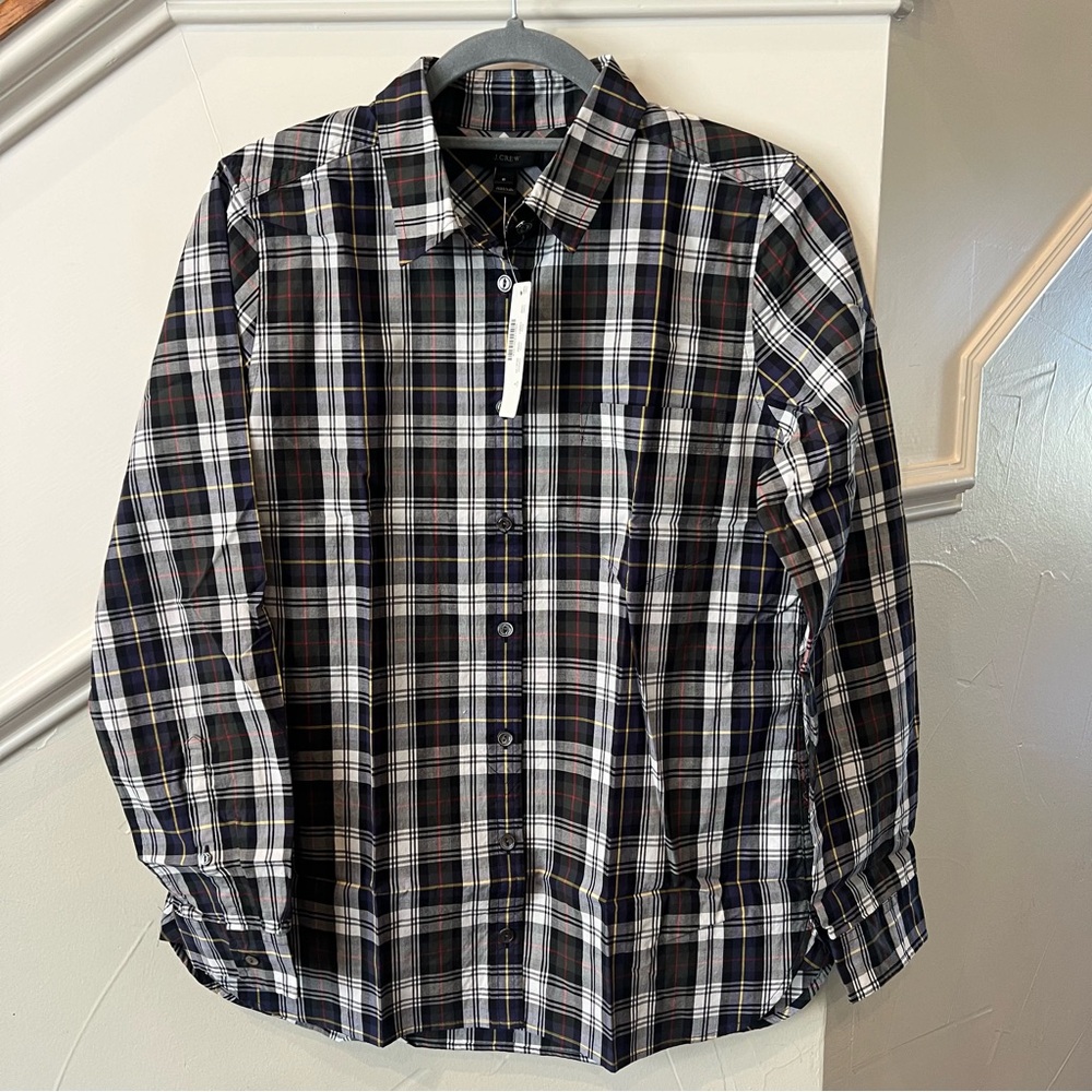 J. Crew Button Down Plaid Shirt. Size 8. New with tags! Perfect for Christmas 🎄